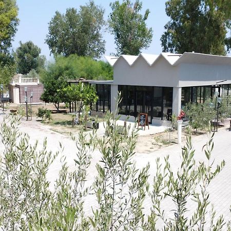 Kavalona Park Hotel Vlorë Екстериор снимка
