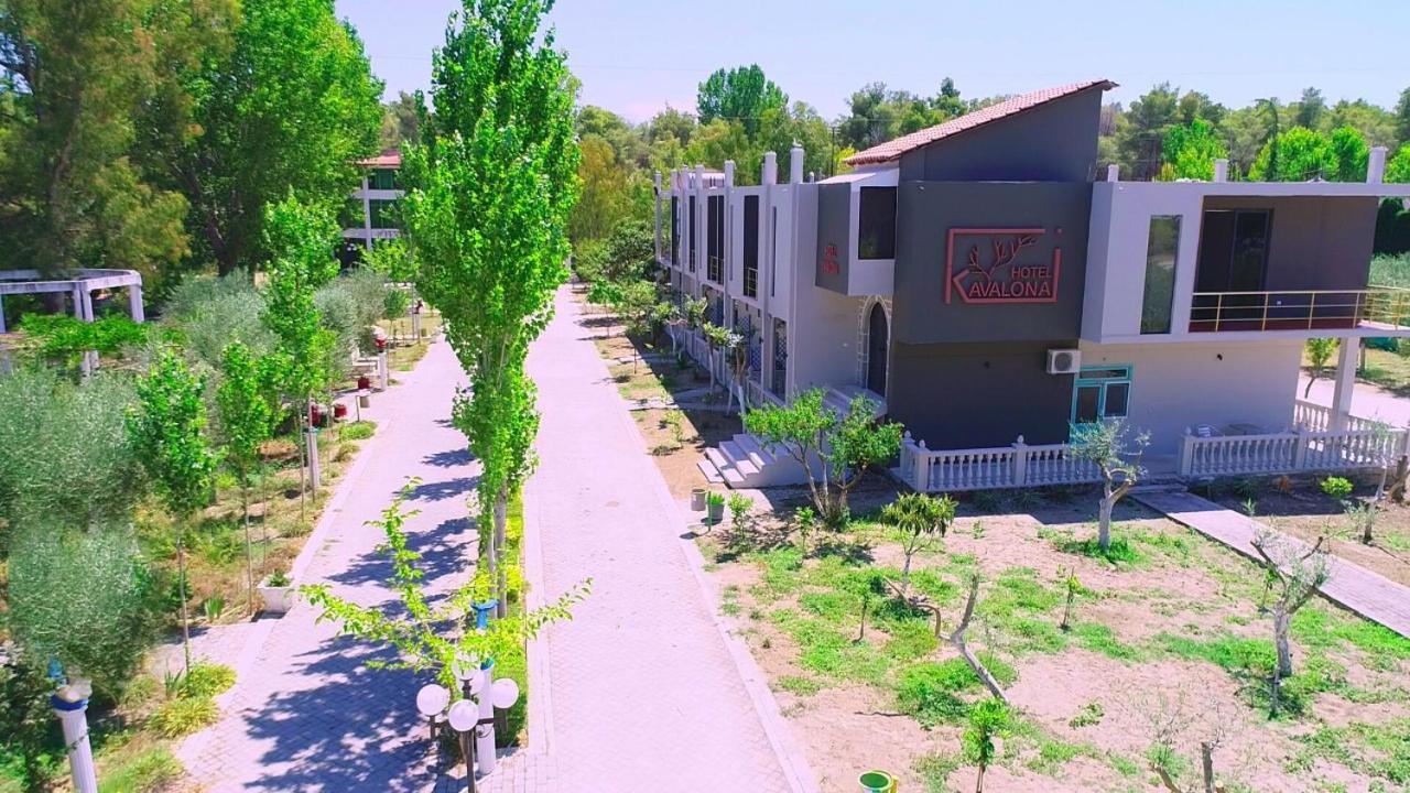 Kavalona Park Hotel Zverneci Екстериор снимка