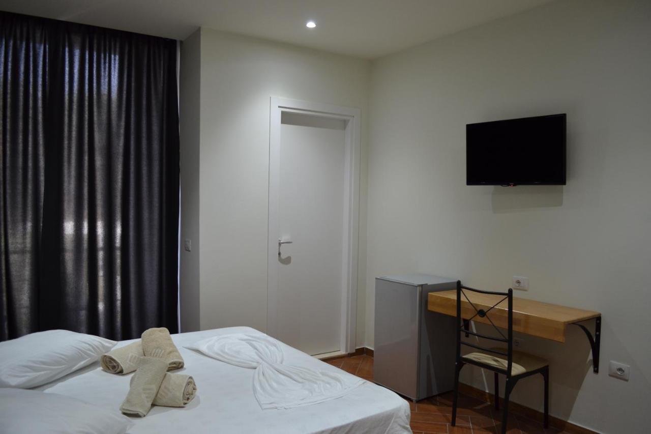 Kavalona Park Hotel Vlorë Екстериор снимка