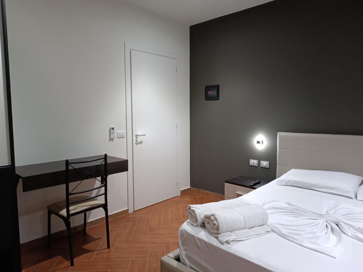 Kavalona Park Hotel Vlorë Екстериор снимка