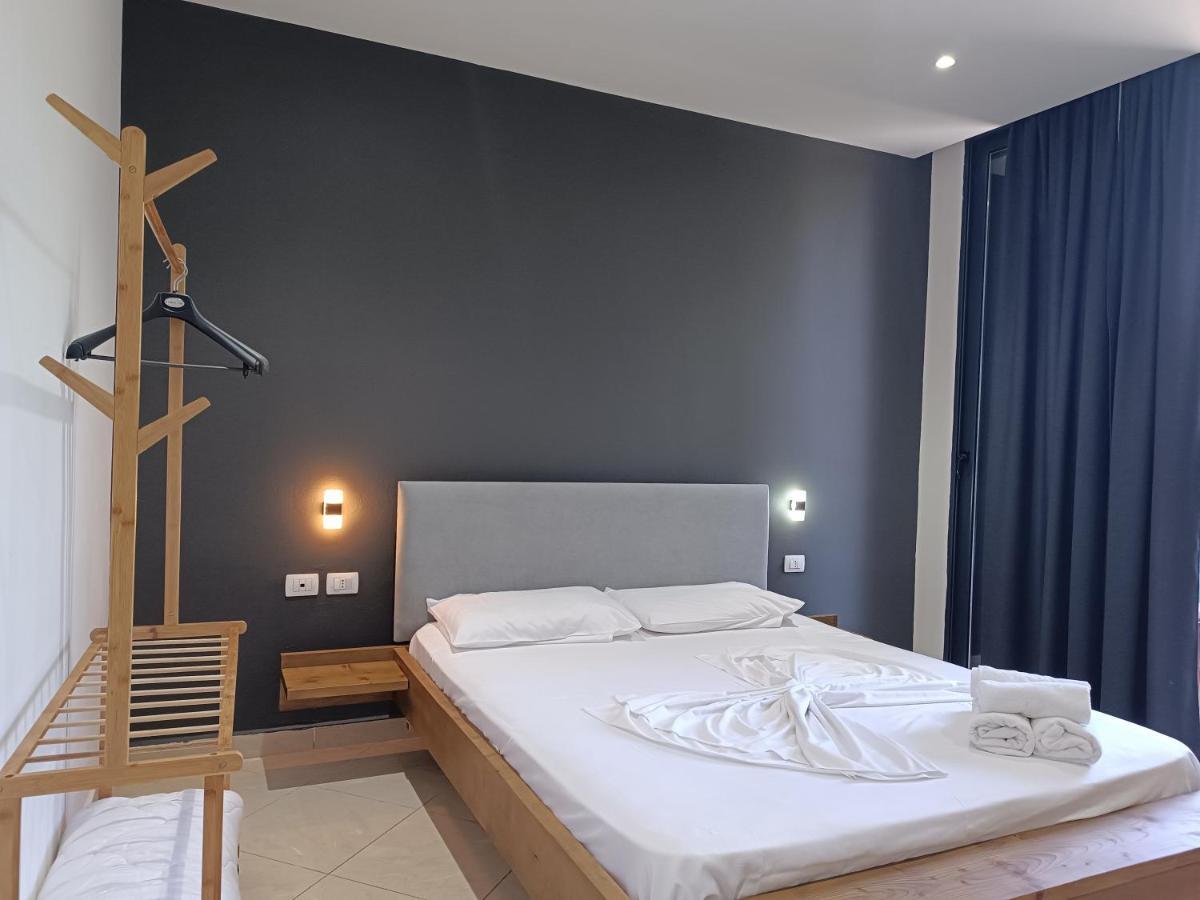 Kavalona Park Hotel Vlorë Екстериор снимка