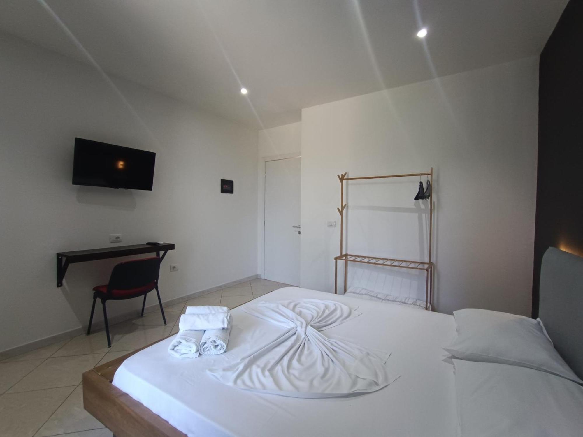 Kavalona Park Hotel Vlorë Стая снимка