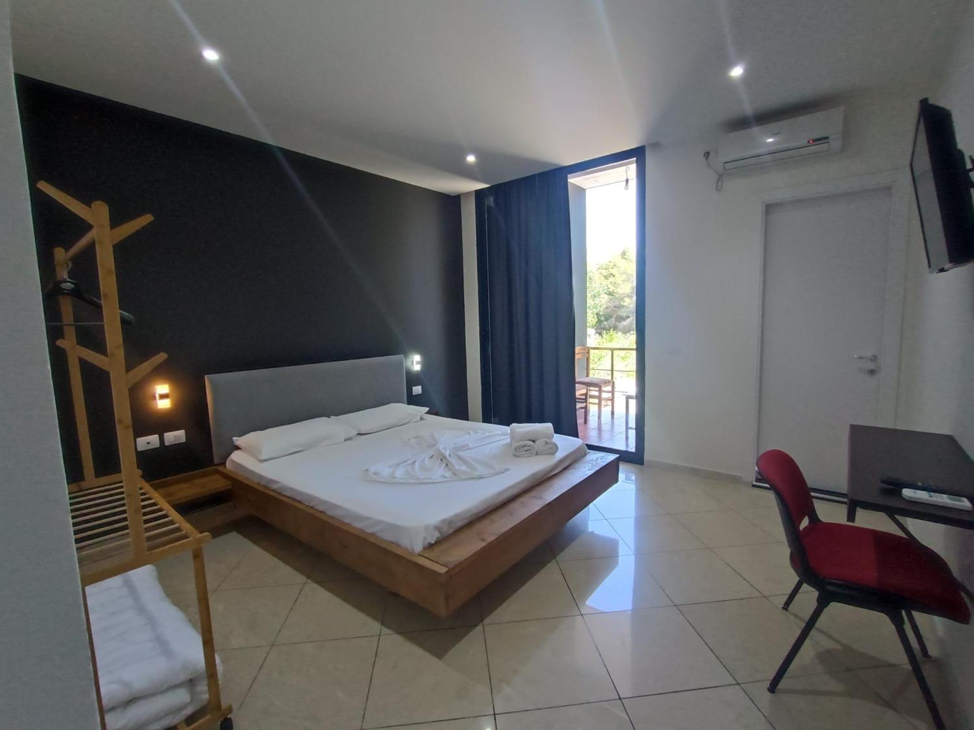 Kavalona Park Hotel Vlorë Стая снимка