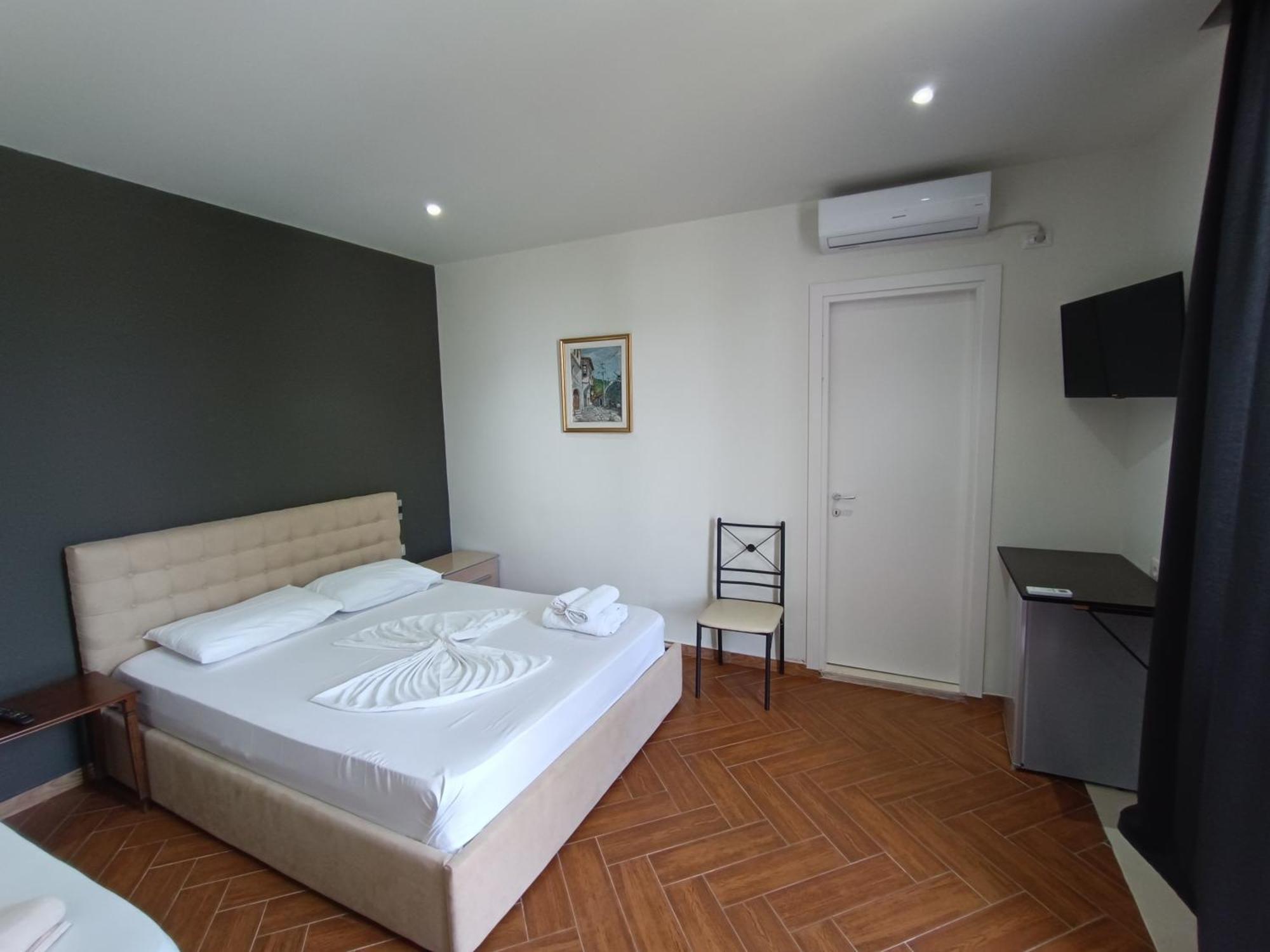 Kavalona Park Hotel Vlorë Стая снимка