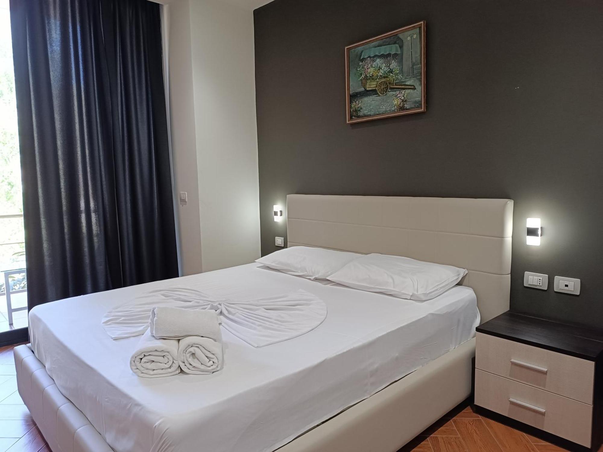 Kavalona Park Hotel Zverneci Стая снимка